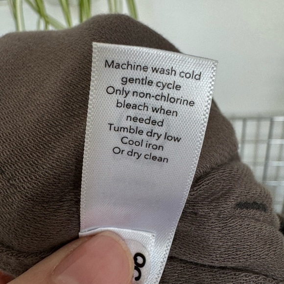 Athleta Farallon camo joggers 0 - Picture 6 of 6